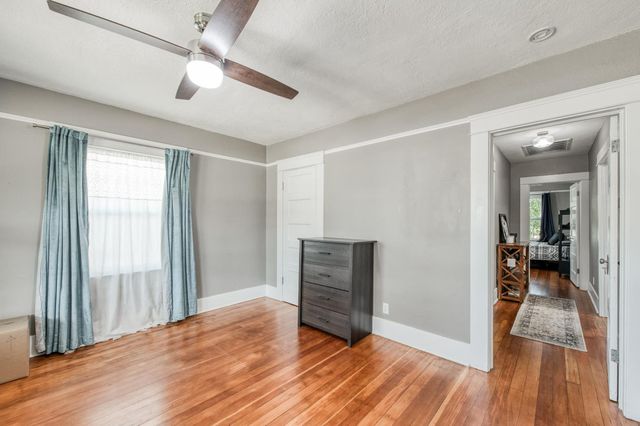 509 E Weldon Avenue, Fresno, CA 93704