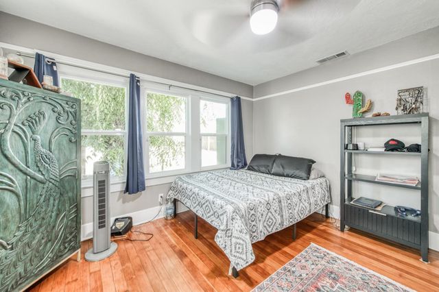 509 E Weldon Avenue, Fresno, CA 93704