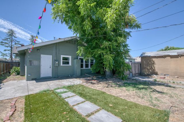 509 E Weldon Avenue, Fresno, CA 93704