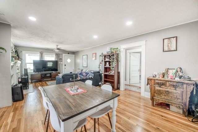 509 E Weldon Avenue, Fresno, CA 93704