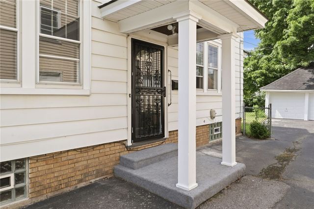 112 Roxborough Road, Rochester, NY 14619