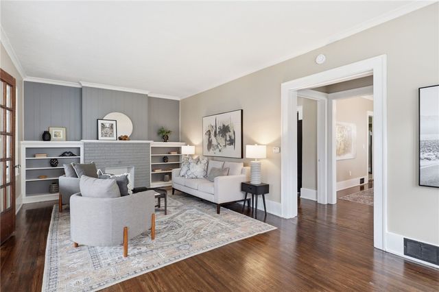 112 Roxborough Road, Rochester, NY 14619