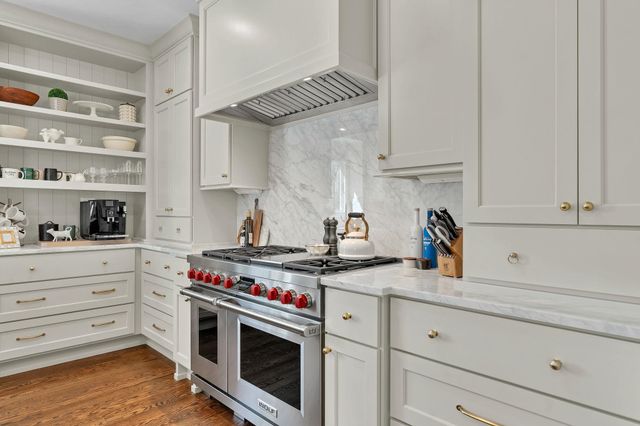 1814 N Red Brush St, Wichita, KS 67206