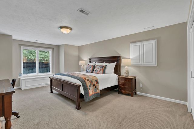 1814 N Red Brush St, Wichita, KS 67206