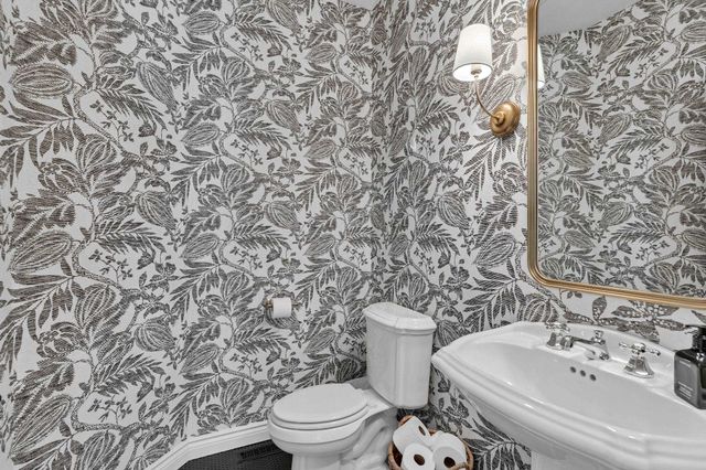 1814 N Red Brush St, Wichita, KS 67206