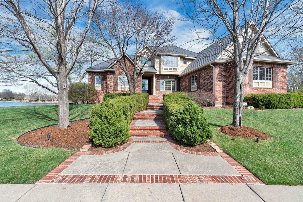 1814 N Red Brush St, Wichita, KS 67206