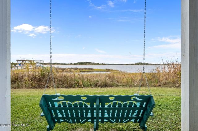 3 Osprey Circle, Sneads Ferry, NC 28460