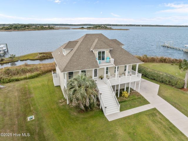 3 Osprey Circle, Sneads Ferry, NC 28460