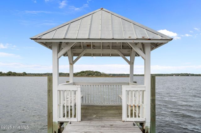 3 Osprey Circle, Sneads Ferry, NC 28460