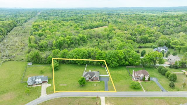 1380 Standing Stone Cir, Columbia, TN 38401