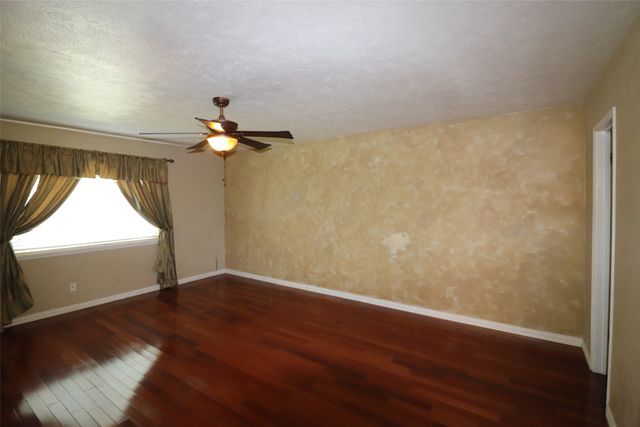 2901 Red Gum Road, Garland, TX 75044