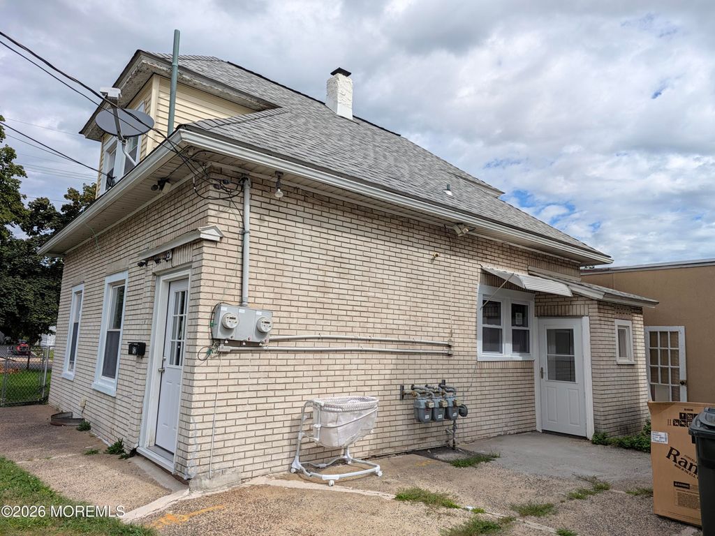 121 Kossuth Street 1, Somerset, NJ 08873