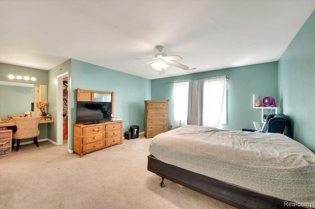 2142 Carriage Hill Circle, Lapeer, MI 48446