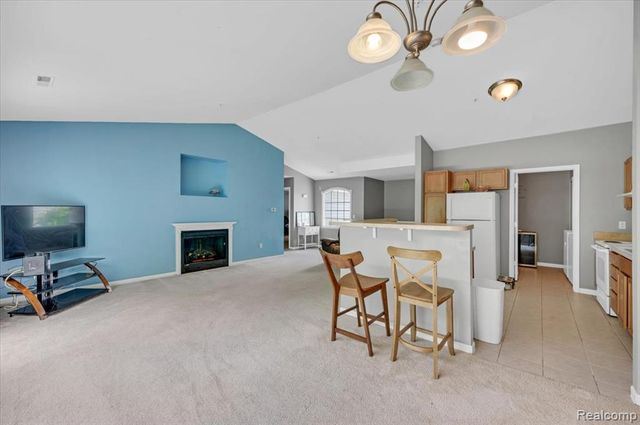 2142 Carriage Hill Circle, Lapeer, MI 48446