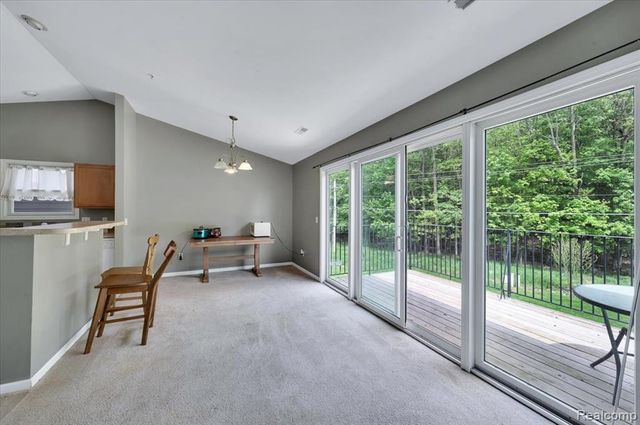 2142 Carriage Hill Circle, Lapeer, MI 48446