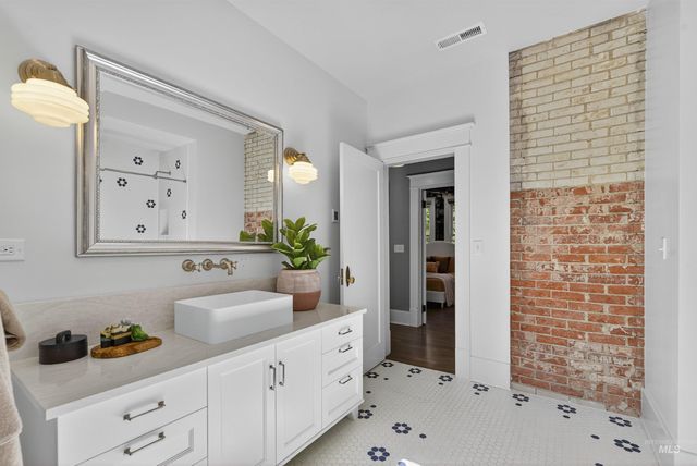 1019 N 9th St, Boise, ID 83702