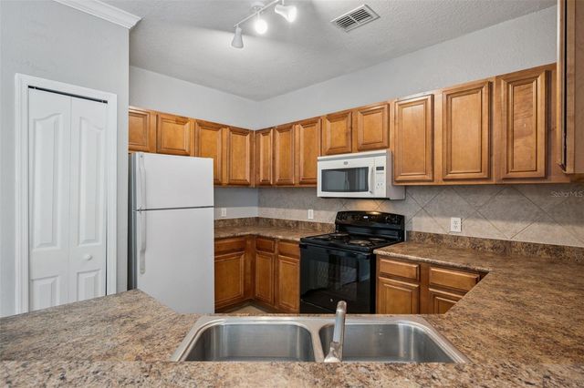 6123 METROWEST BOULEVARD 101, Orlando, FL 32835