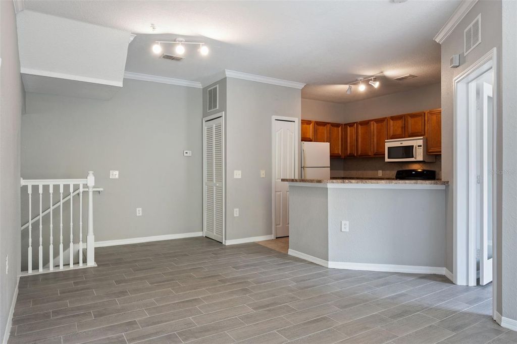 Image 6 of property listing at 6123 METROWEST BOULEVARD 101, Orlando, FL 32835