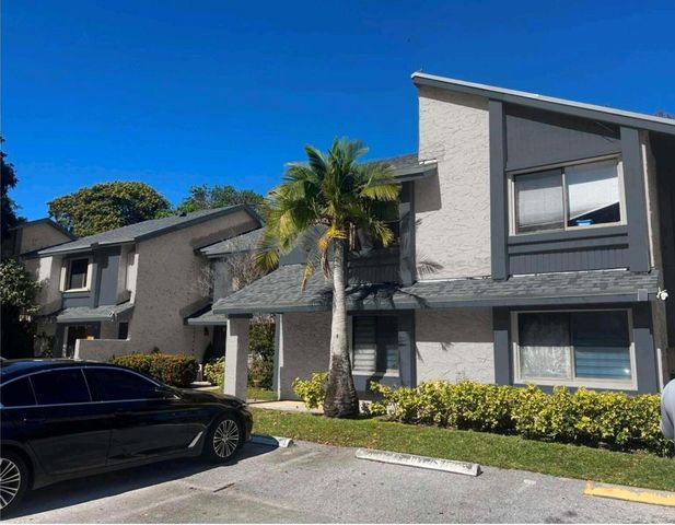 124 Wimbledon Lake Drive, Plantation, FL 33324