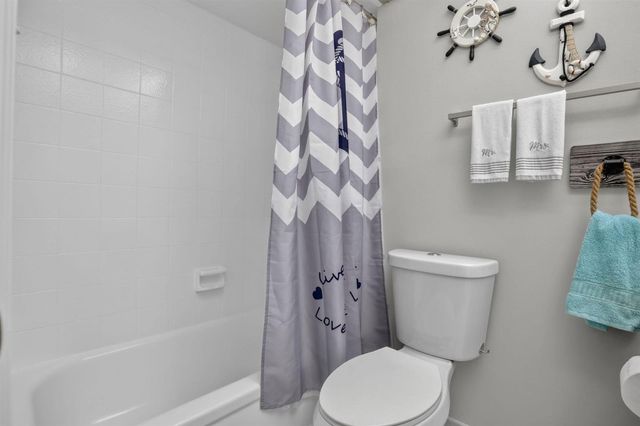 124 Wimbledon Lake Drive, Plantation, FL 33324