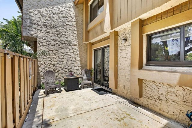 124 Wimbledon Lake Drive, Plantation, FL 33324