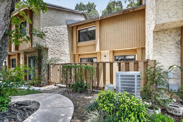 124 Wimbledon Lake Drive, Plantation, FL 33324