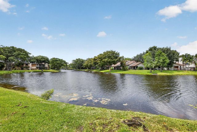 124 Wimbledon Lake Drive, Plantation, FL 33324