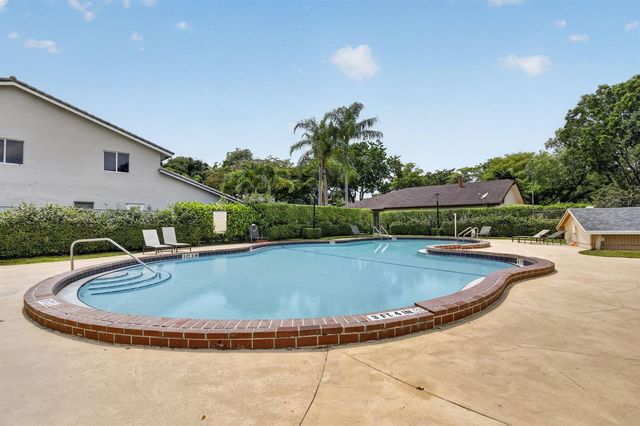 124 Wimbledon Lake Drive, Plantation, FL 33324