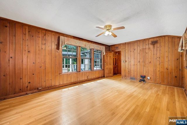 82 Winsor, Glen Ridge, NJ 07028