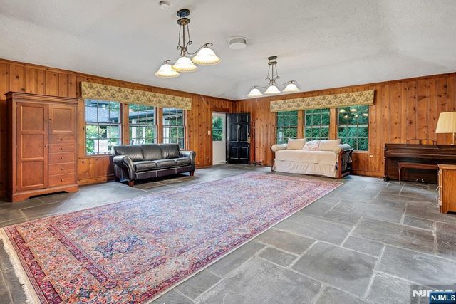 82 Winsor, Glen Ridge, NJ 07028