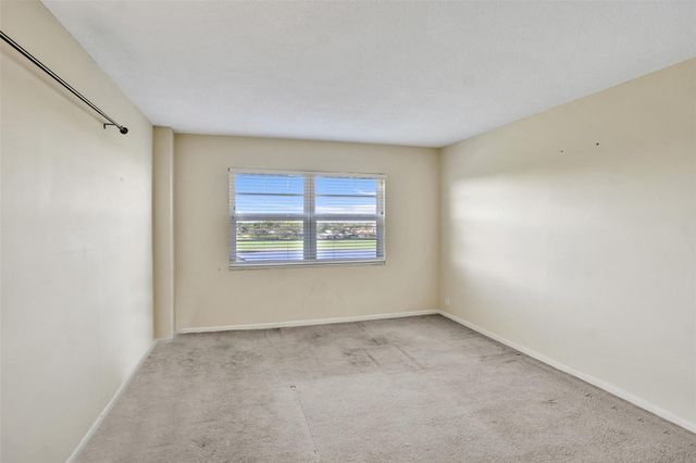 2500 NE 48 Lane 403, Fort Lauderdale, FL 33308