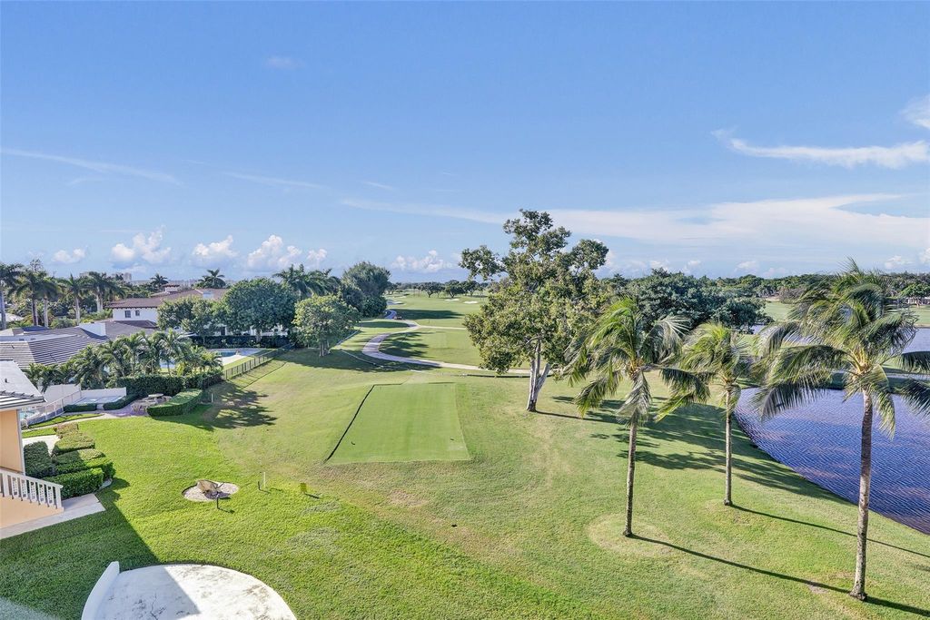 2500 NE 48 Lane 403, Fort Lauderdale, FL 33308