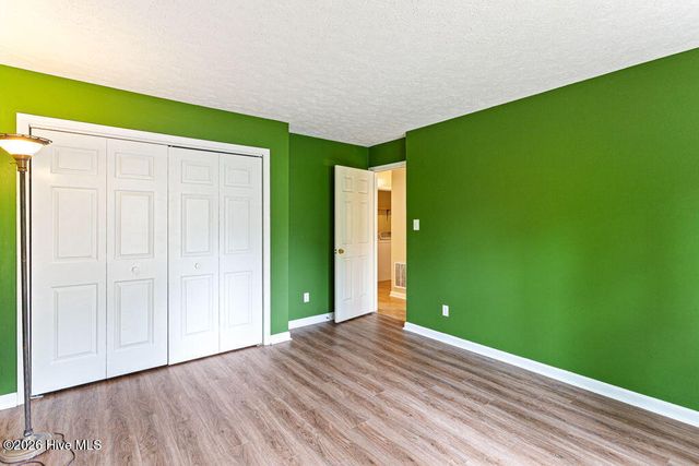 420 E Hedgelawn Way, Southern Pines, NC 28387