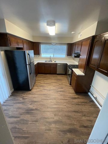 122 Trellis Lane, Escondido, CA 92026