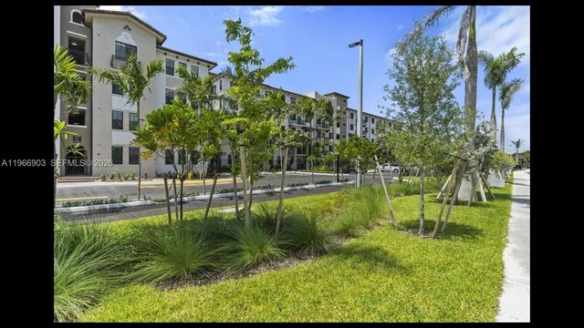 7850 Pasadena Blvd C1, Pembroke Pines, FL 33024