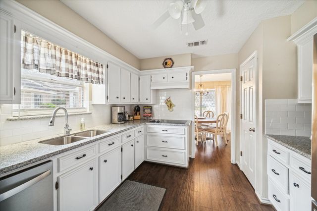 3506 Lost Lake Drive, Kingwood, TX 77339