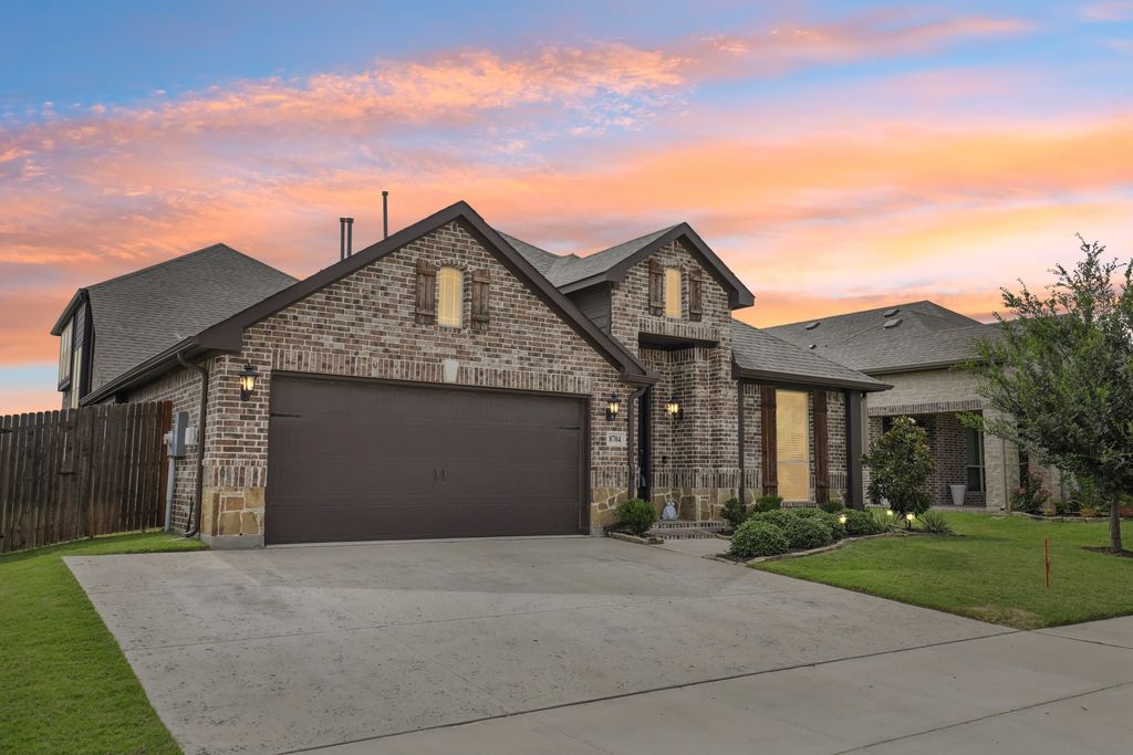 8704 White Rock Lane, Denton, TX 76226