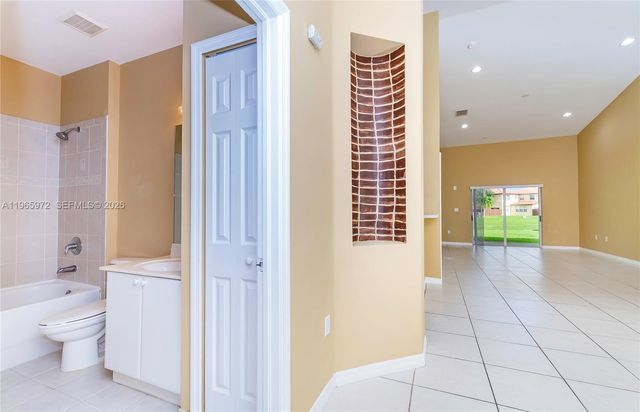 1207 NE 32nd Ter 1207, Homestead, FL 33033