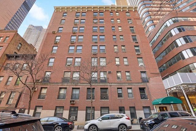 212 E 48th St Apt 2B, New York City, NY 10017