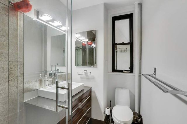 212 E 48th St Apt 2B, New York City, NY 10017