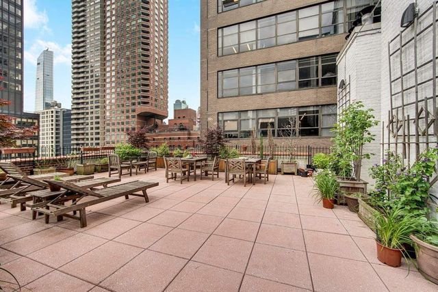212 E 48th St Apt 2B, New York City, NY 10017