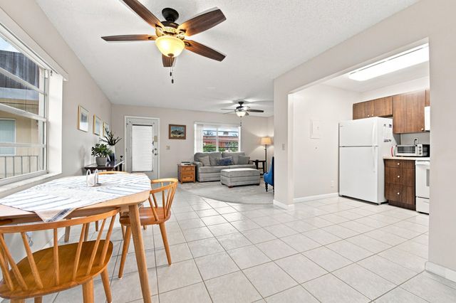 479 Burgundy J, Delray Beach, FL 33484