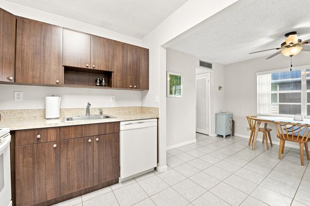 479 Burgundy J, Delray Beach, FL 33484