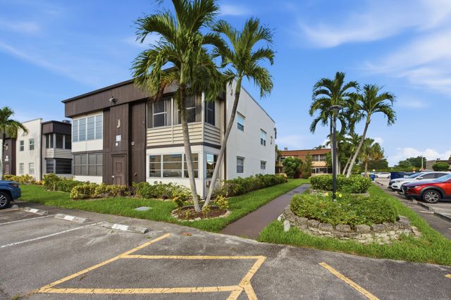 479 Burgundy J, Delray Beach, FL 33484