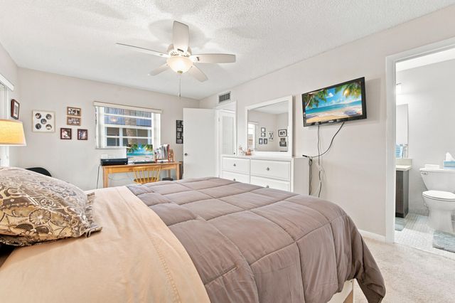 479 Burgundy J, Delray Beach, FL 33484