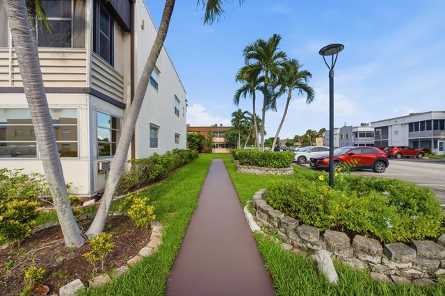 479 Burgundy J, Delray Beach, FL 33484