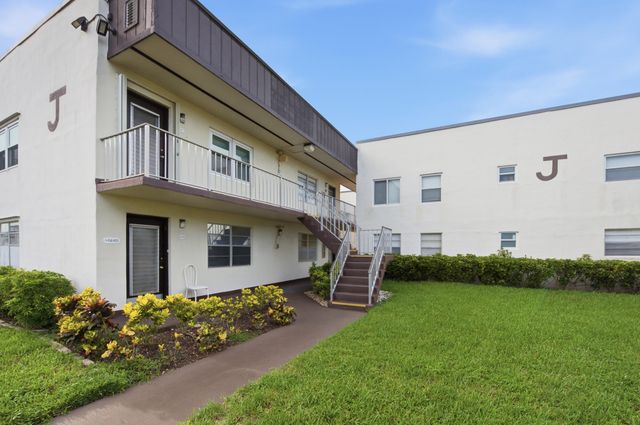 479 Burgundy J, Delray Beach, FL 33484