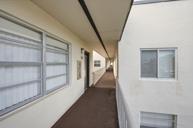 479 Burgundy J, Delray Beach, FL 33484