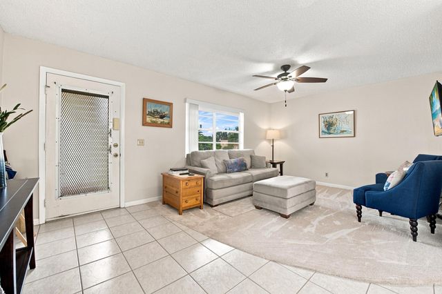 479 Burgundy J, Delray Beach, FL 33484