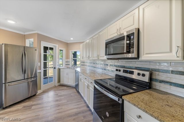 4216 SE 1st CT, Cape Coral, FL 33904